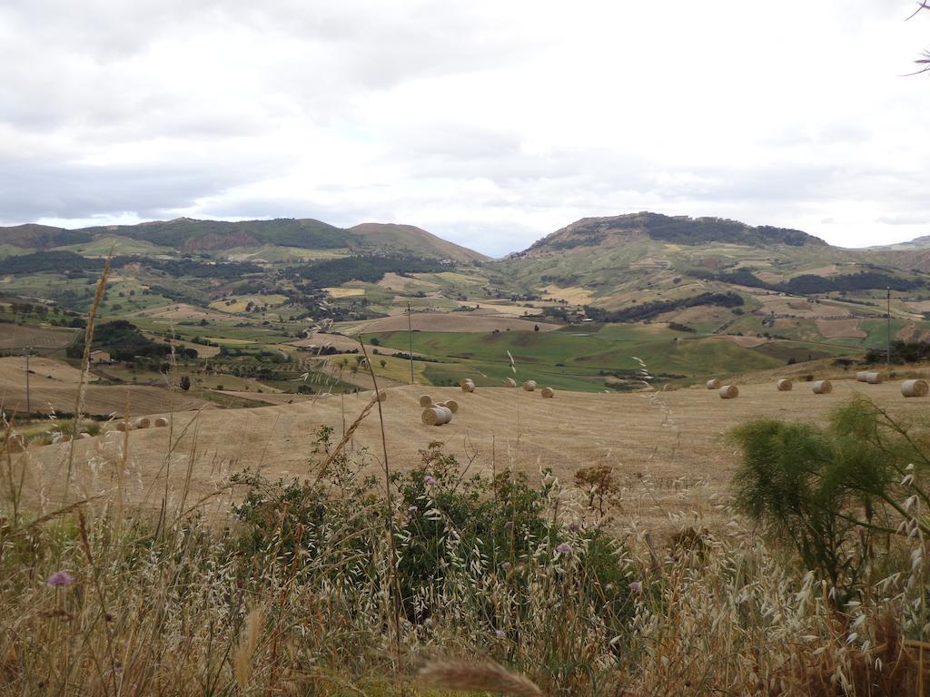 Agriturismo San Pietro Gangi Buitenkant foto